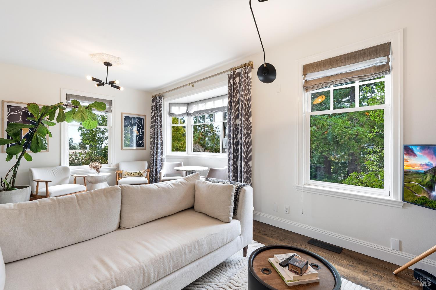 Detail Gallery Image 10 of 46 For 310 Redwood Ave, Corte Madera,  CA 94925 - 3 Beds | 2/1 Baths