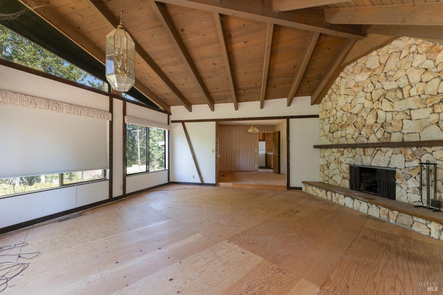 Detail Gallery Image 9 of 41 For 20201 Manzanita Dr, Willits,  CA 95490 - 3 Beds | 2 Baths