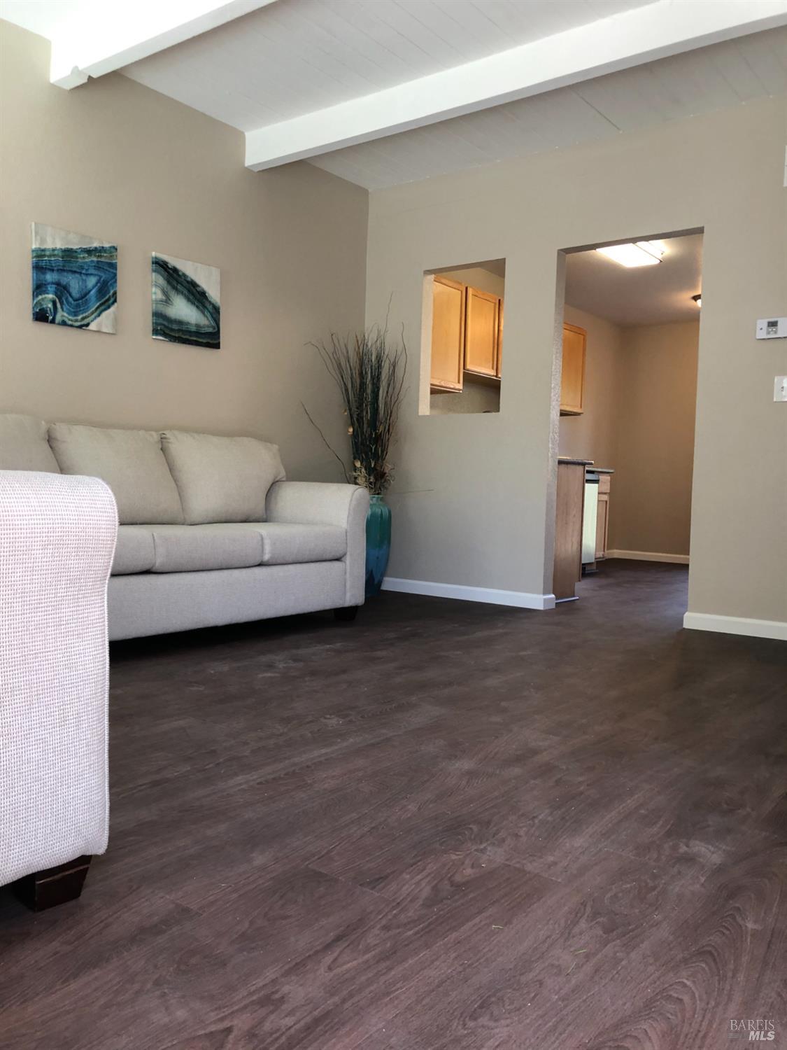 Detail Gallery Image 9 of 28 For 1393 Callen St #D,  Vacaville,  CA 95688 - 2 Beds | 1/1 Baths