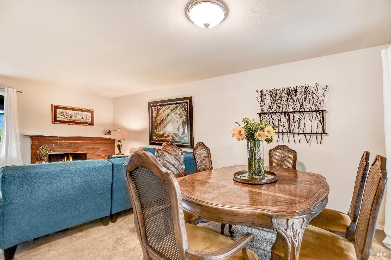 Detail Gallery Image 7 of 24 For 284 Valley Oaks Dr, Santa Rosa,  CA 95409 - 2 Beds | 2 Baths