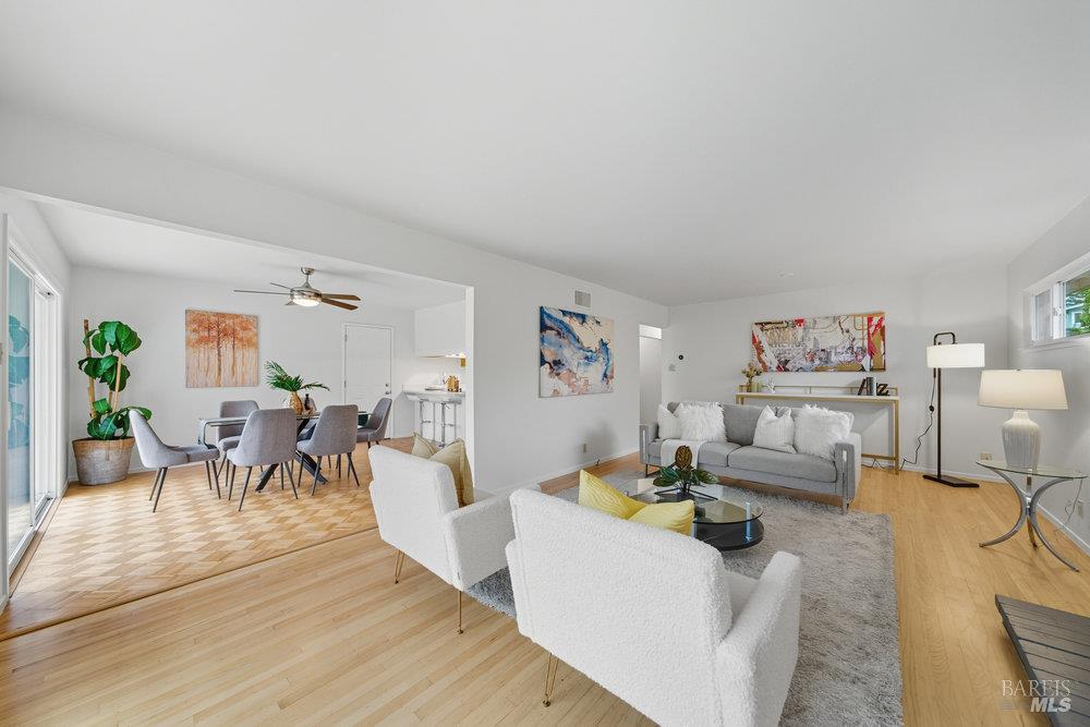 Detail Gallery Image 9 of 36 For 934 Las Pavadas Ave, San Rafael,  CA 94903 - 3 Beds | 2 Baths