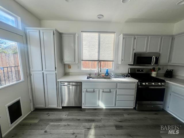 Detail Gallery Image 6 of 25 For 718 Allender Way, Rio Vista,  CA 94571 - 3 Beds | 2 Baths