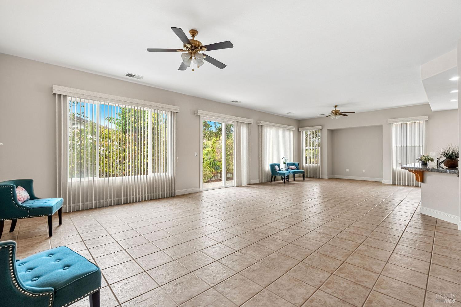 Detail Gallery Image 5 of 79 For 408 Willow Brook Way, Rio Vista,  CA 94571 - 2 Beds | 2/1 Baths