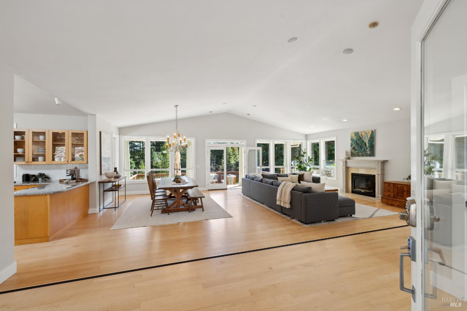 Detail Gallery Image 22 of 72 For 3750 Deer Meadow Ln, Occidental,  CA 95465 - 3 Beds | 3 Baths