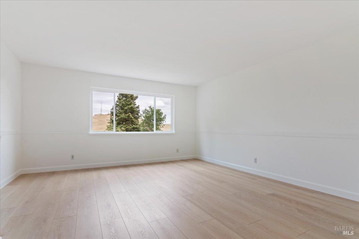 Detail Gallery Image 17 of 29 For 263 Carlisle Way, Benicia,  CA 94510 - 4 Beds | 2/1 Baths