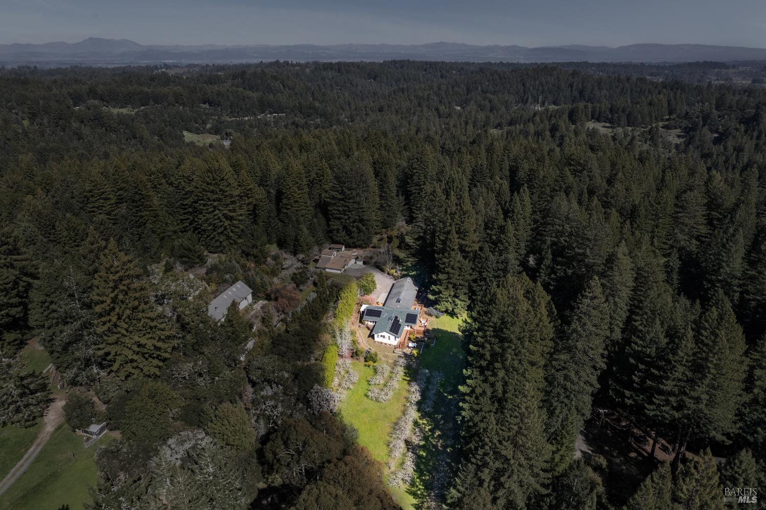 Detail Gallery Image 17 of 72 For 3750 Deer Meadow Ln, Occidental,  CA 95465 - 3 Beds | 3 Baths