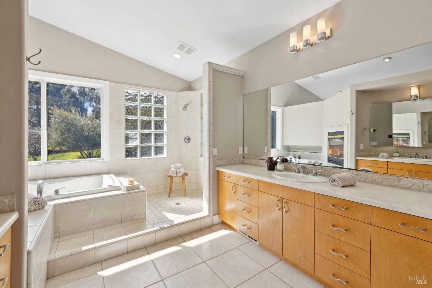 Detail Gallery Image 46 of 72 For 3750 Deer Meadow Ln, Occidental,  CA 95465 - 3 Beds | 3 Baths