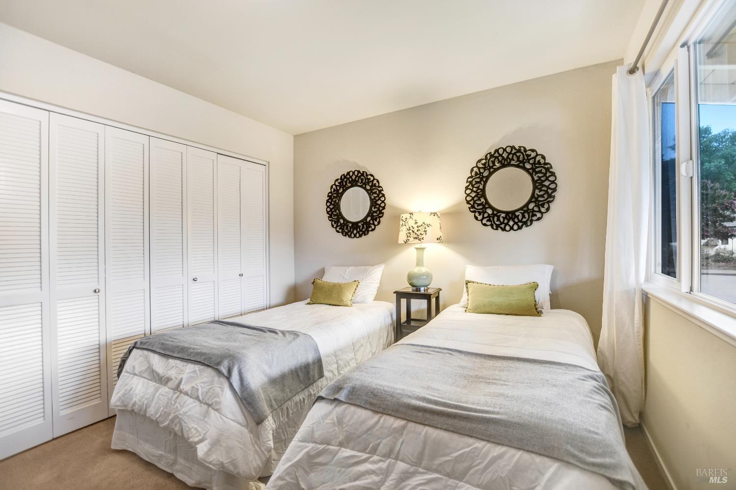 Detail Gallery Image 18 of 24 For 284 Valley Oaks Dr, Santa Rosa,  CA 95409 - 2 Beds | 2 Baths