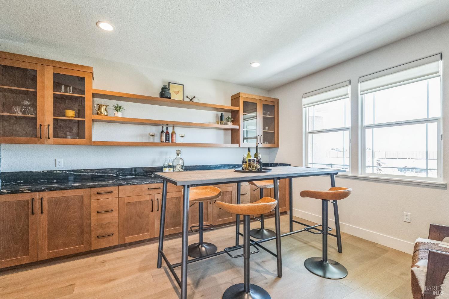 Detail Gallery Image 5 of 33 For 400 June Ct, Oakley,  CA 94561 - 5 Beds | 4/1 Baths