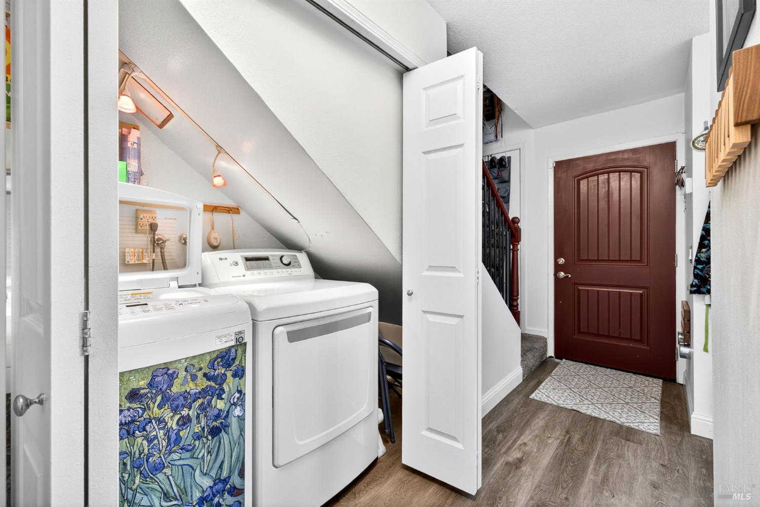 Detail Gallery Image 16 of 22 For 1501 Parkway Dr, Rohnert Park,  CA 94928 - 2 Beds | 1/1 Baths