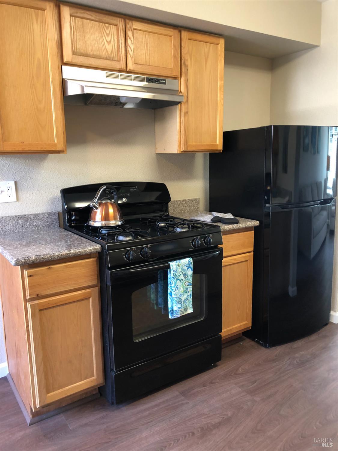 Detail Gallery Image 10 of 28 For 1393 Callen St #D,  Vacaville,  CA 95688 - 2 Beds | 1/1 Baths