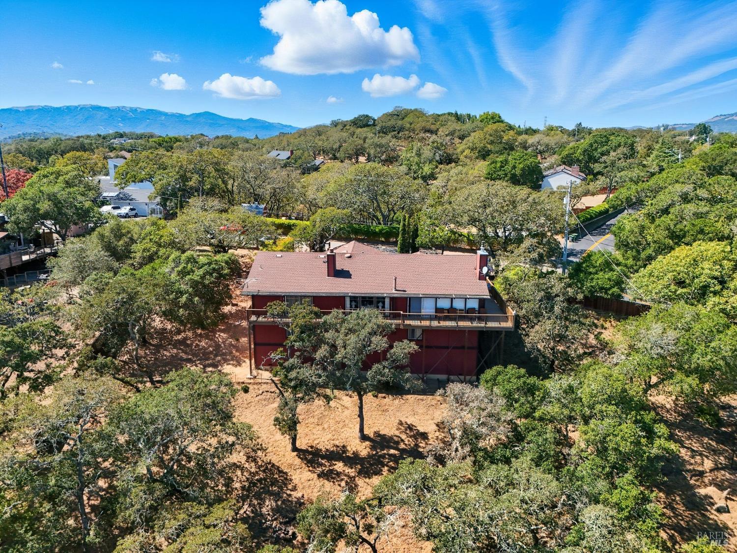 Detail Gallery Image 6 of 34 For 1 Green Point Ln, Novato,  CA 94945 - 3 Beds | 3/1 Baths