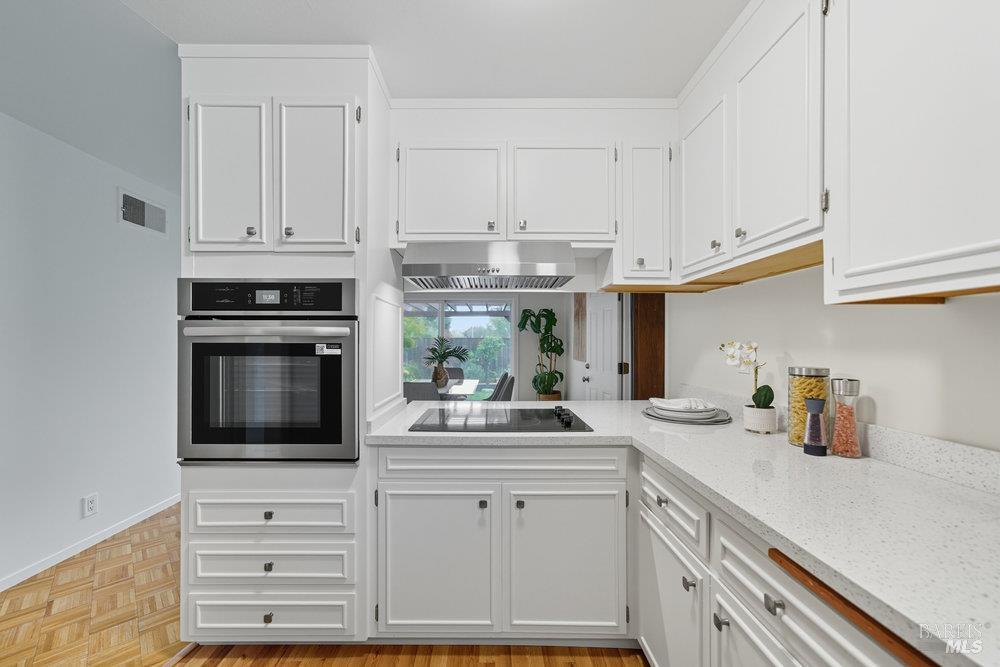 Detail Gallery Image 13 of 36 For 934 Las Pavadas Ave, San Rafael,  CA 94903 - 3 Beds | 2 Baths