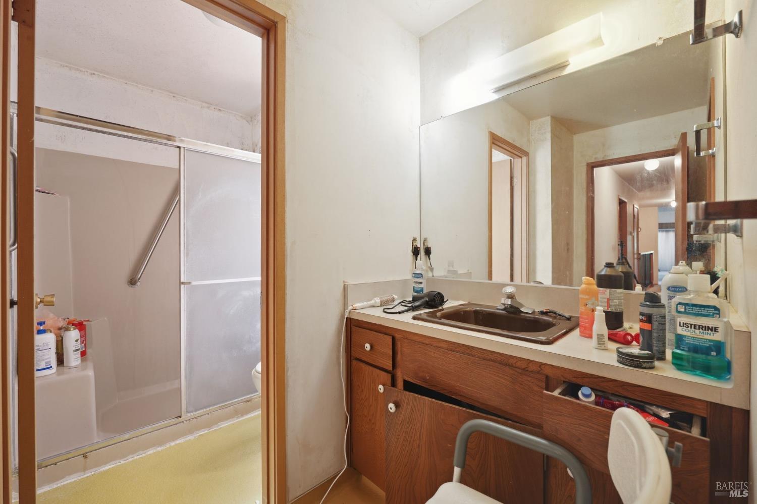 Detail Gallery Image 25 of 34 For 1 Green Point Ln, Novato,  CA 94945 - 3 Beds | 3/1 Baths