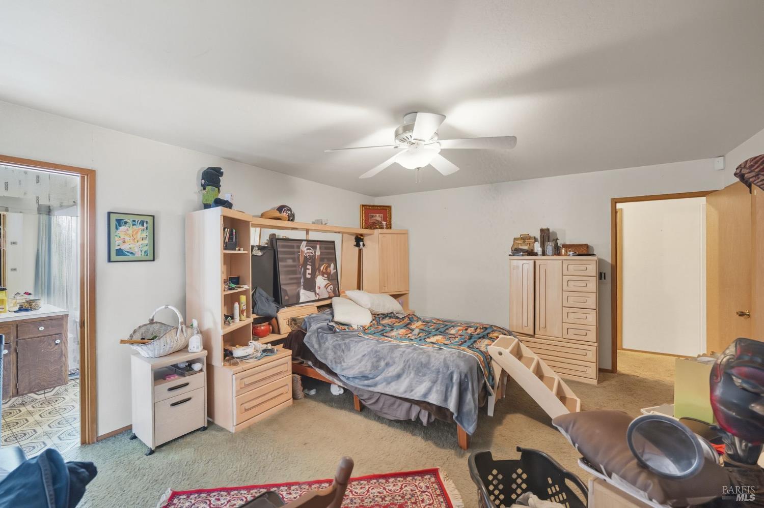 Detail Gallery Image 21 of 34 For 1 Green Point Ln, Novato,  CA 94945 - 3 Beds | 3/1 Baths