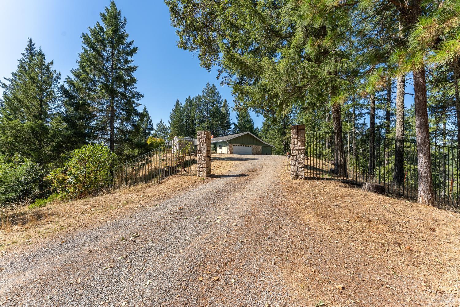 Detail Gallery Image 23 of 41 For 20201 Manzanita Dr, Willits,  CA 95490 - 3 Beds | 2 Baths