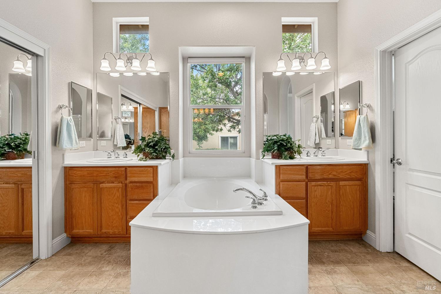 Detail Gallery Image 23 of 79 For 408 Willow Brook Way, Rio Vista,  CA 94571 - 2 Beds | 2/1 Baths