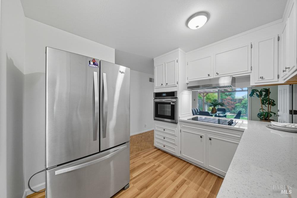 Detail Gallery Image 14 of 36 For 934 Las Pavadas Ave, San Rafael,  CA 94903 - 3 Beds | 2 Baths