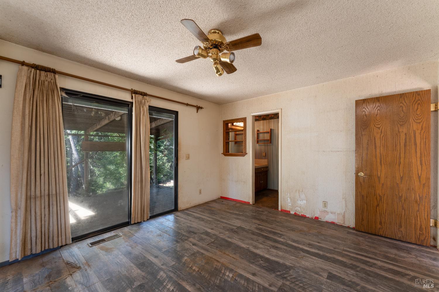 Detail Gallery Image 15 of 41 For 20201 Manzanita Dr, Willits,  CA 95490 - 3 Beds | 2 Baths