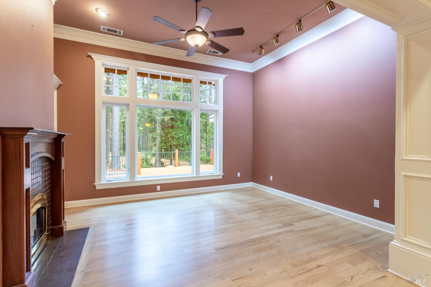 Detail Gallery Image 8 of 48 For 31051 Woodridge Dr, Shingletown,  CA 96088 - 4 Beds | 3 Baths