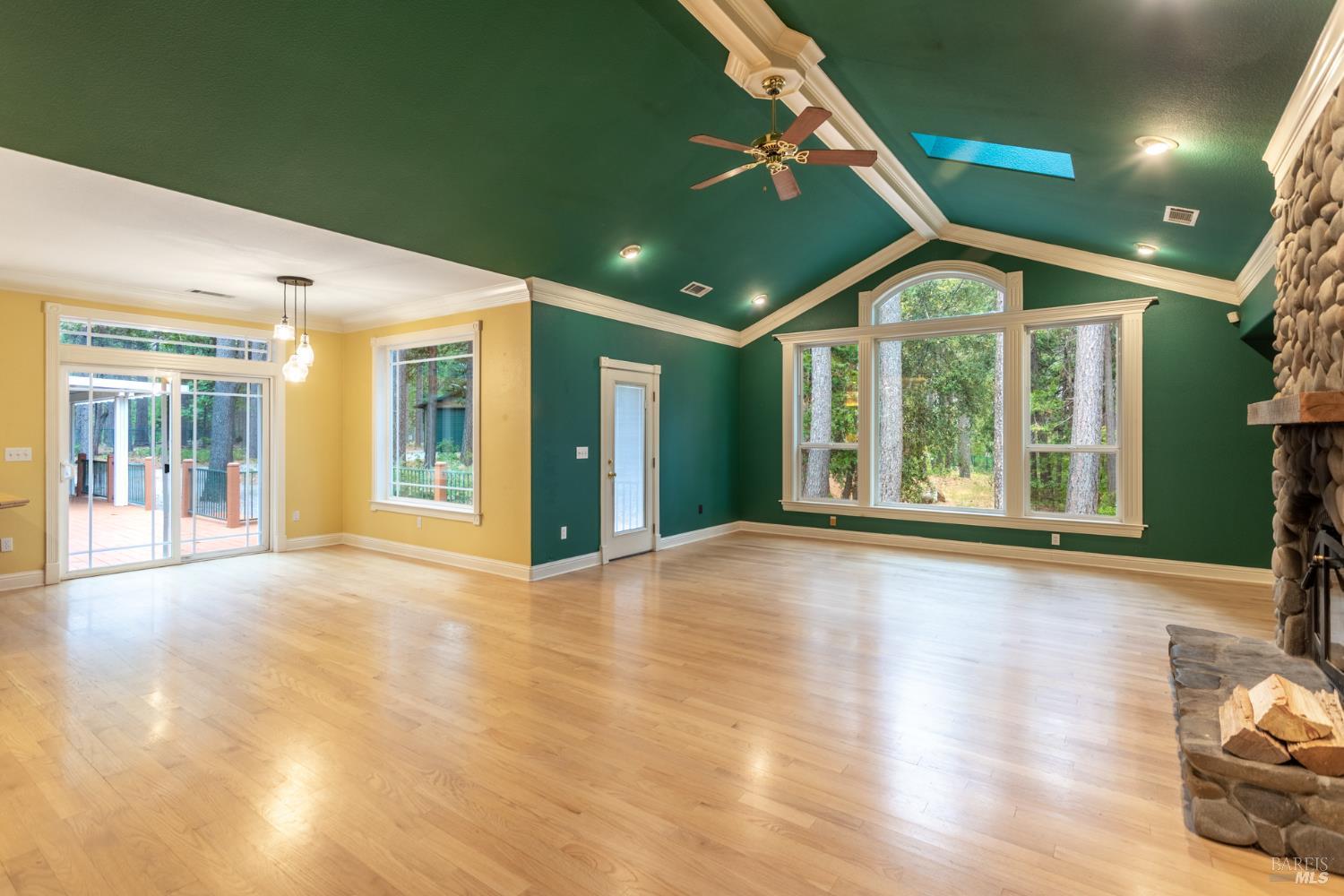 Detail Gallery Image 17 of 48 For 31051 Woodridge Dr, Shingletown,  CA 96088 - 4 Beds | 3 Baths