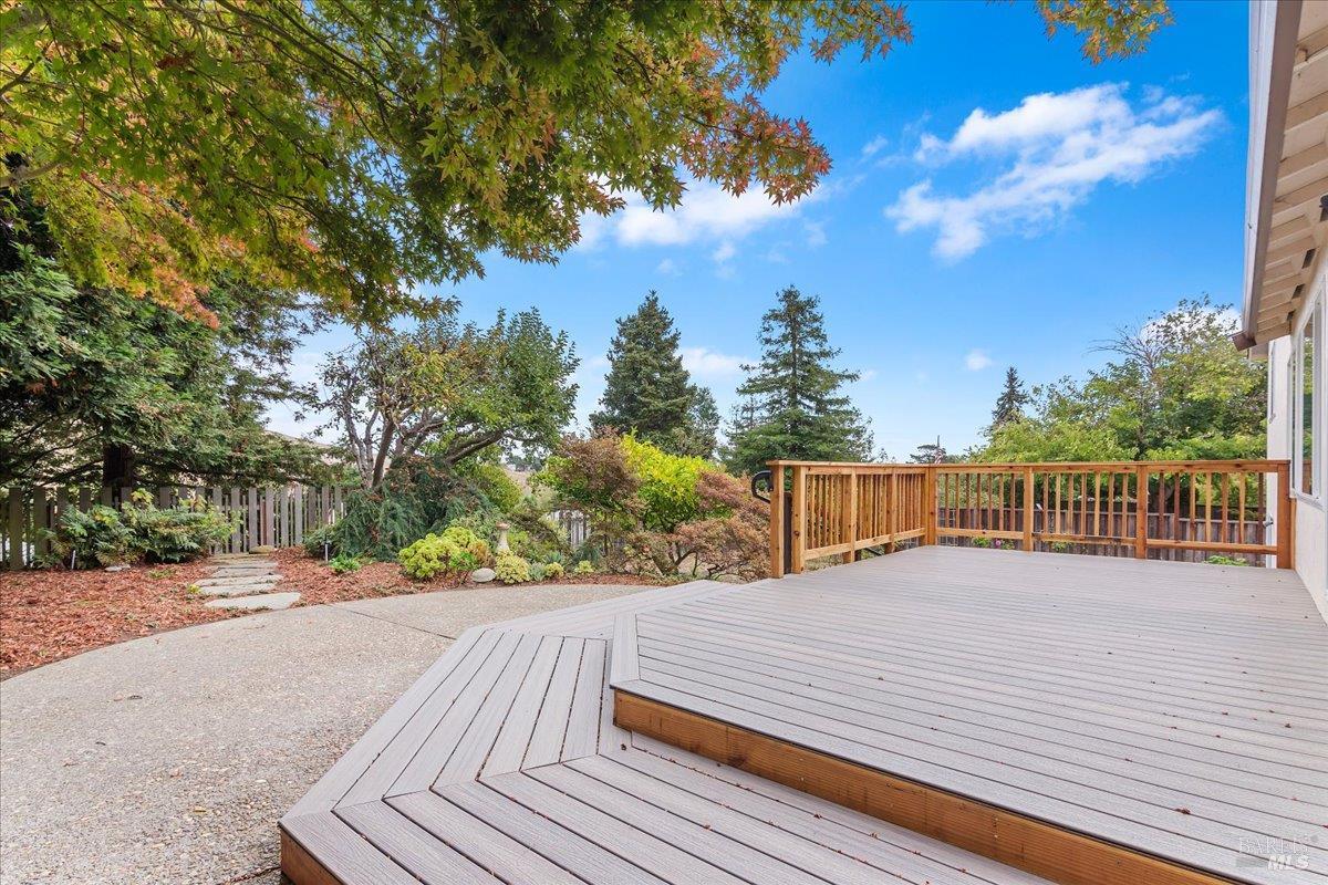 Detail Gallery Image 27 of 29 For 263 Carlisle Way, Benicia,  CA 94510 - 4 Beds | 2/1 Baths