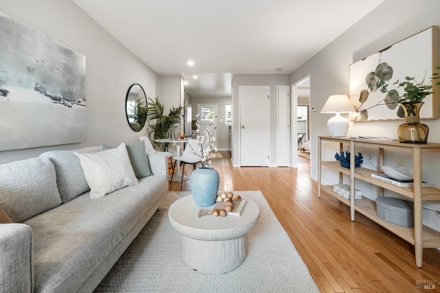 Detail Gallery Image 2 of 18 For 61 Pixley Ave #3,  Corte Madera,  CA 94925 - 2 Beds | 1 Baths