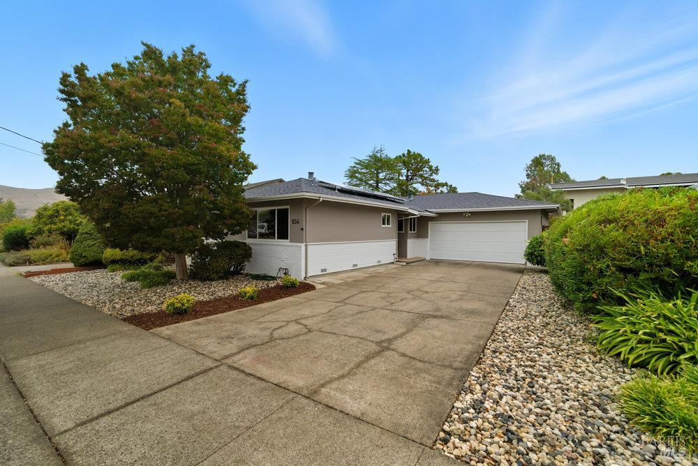 Detail Gallery Image 29 of 36 For 934 Las Pavadas Ave, San Rafael,  CA 94903 - 3 Beds | 2 Baths