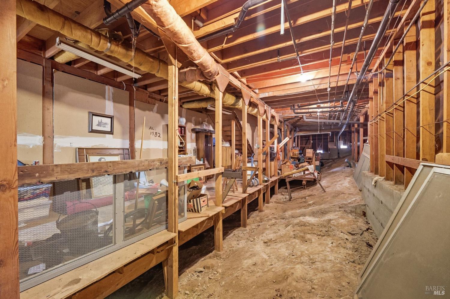 Detail Gallery Image 33 of 34 For 1 Green Point Ln, Novato,  CA 94945 - 3 Beds | 3/1 Baths