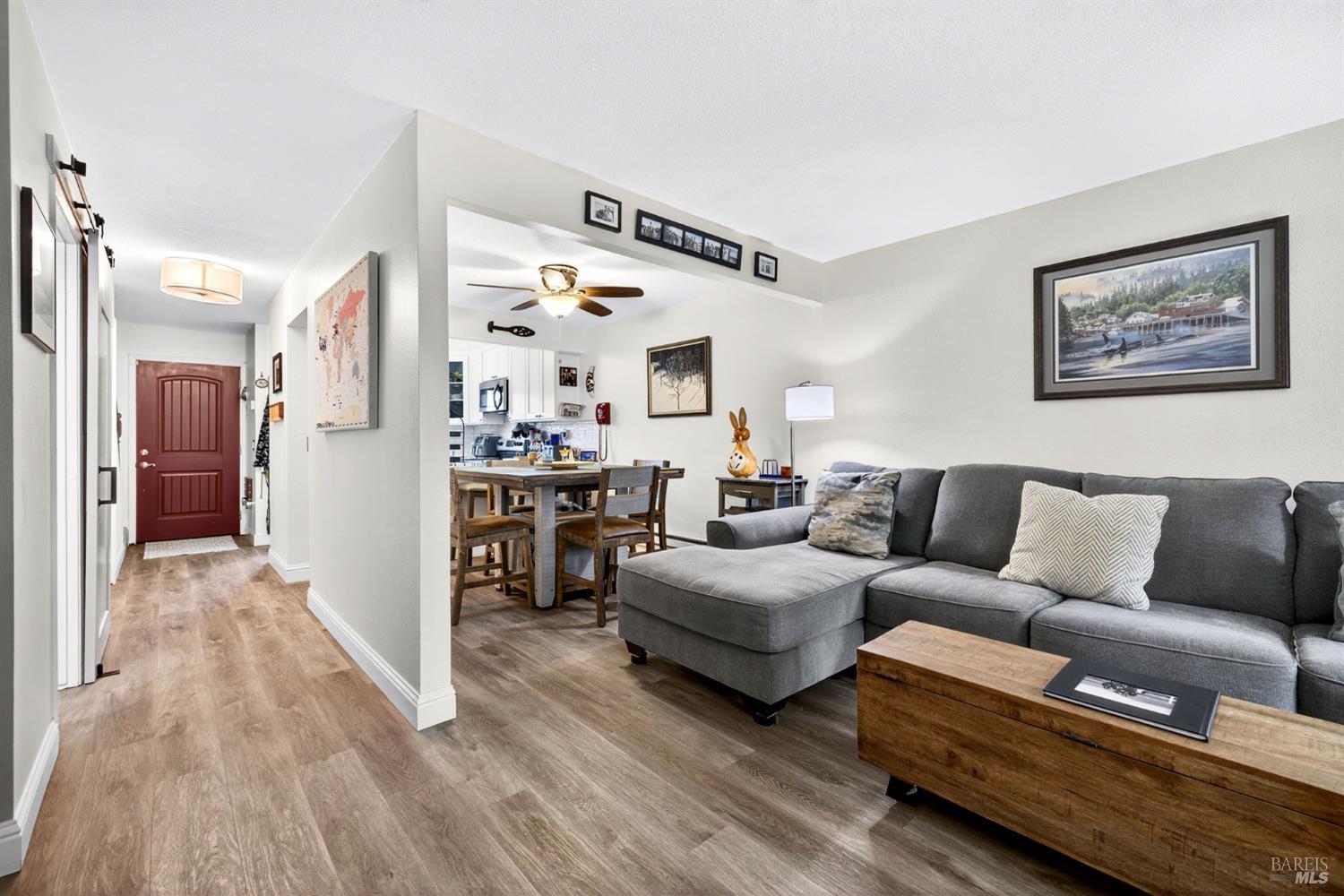 Detail Gallery Image 14 of 22 For 1501 Parkway Dr, Rohnert Park,  CA 94928 - 2 Beds | 1/1 Baths