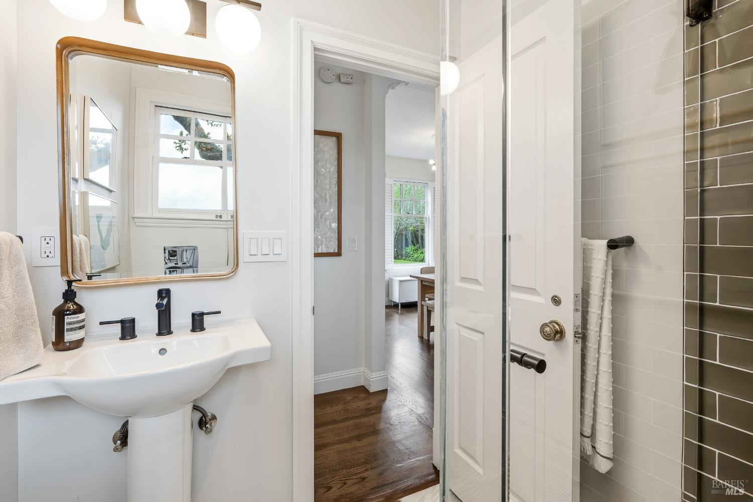 Detail Gallery Image 39 of 46 For 310 Redwood Ave, Corte Madera,  CA 94925 - 3 Beds | 2/1 Baths