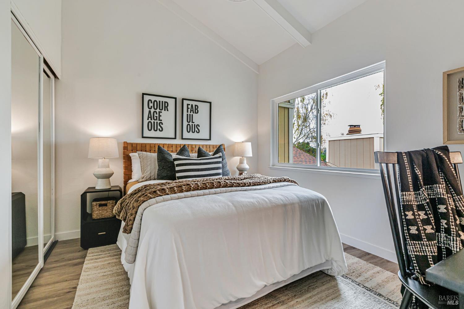 Detail Gallery Image 21 of 45 For 3 Frost Ct, Mill Valley,  CA 94941 - 3 Beds | 2/1 Baths