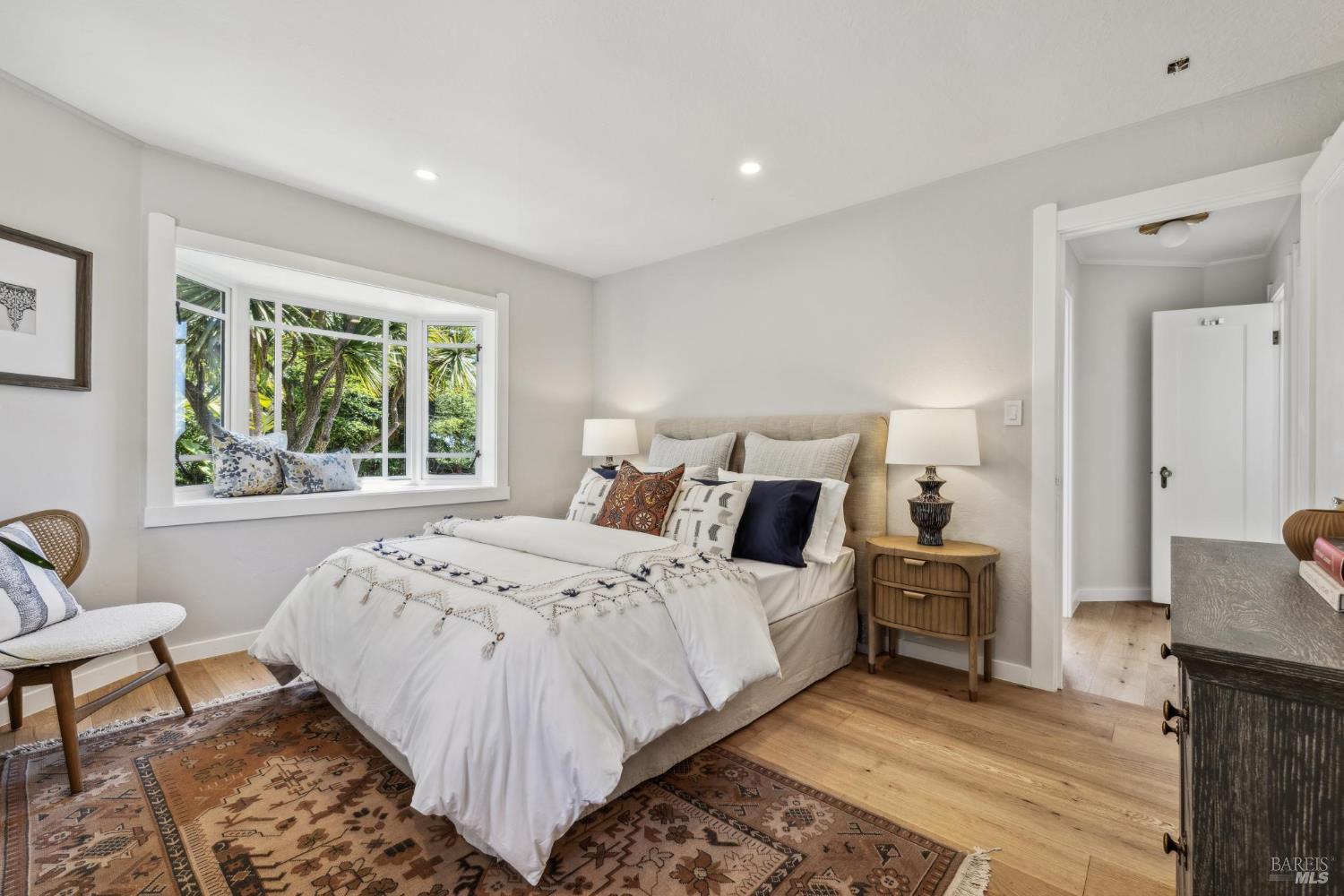 Detail Gallery Image 35 of 76 For 3275 Shoreline Hwy, Stinson Beach,  CA 94970 - 5 Beds | 4 Baths