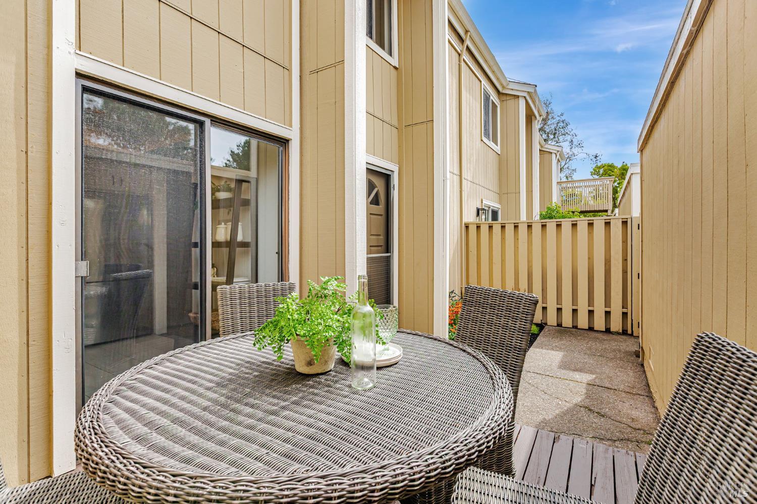 Detail Gallery Image 41 of 45 For 3 Frost Ct, Mill Valley,  CA 94941 - 3 Beds | 2/1 Baths