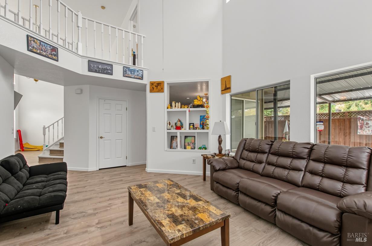 Detail Gallery Image 14 of 36 For 3121 Ferngrove Way, Antioch,  CA 94531 - 4 Beds | 3 Baths