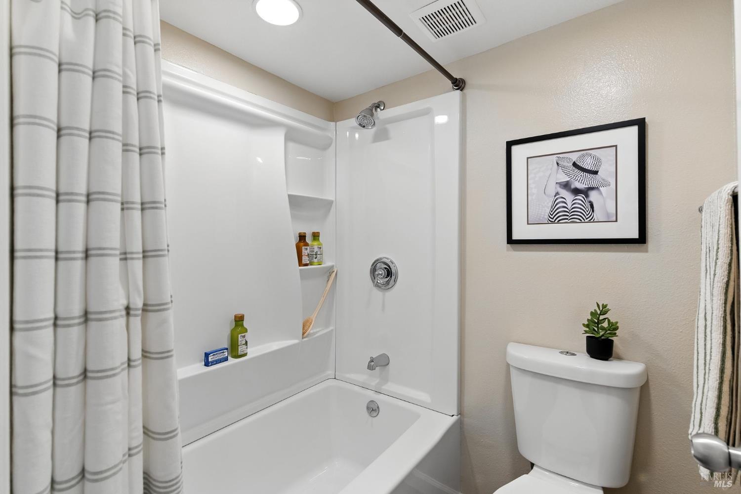 Detail Gallery Image 15 of 23 For 213 Mariner Way, Novato,  CA 94945 - 1 Beds | 1 Baths