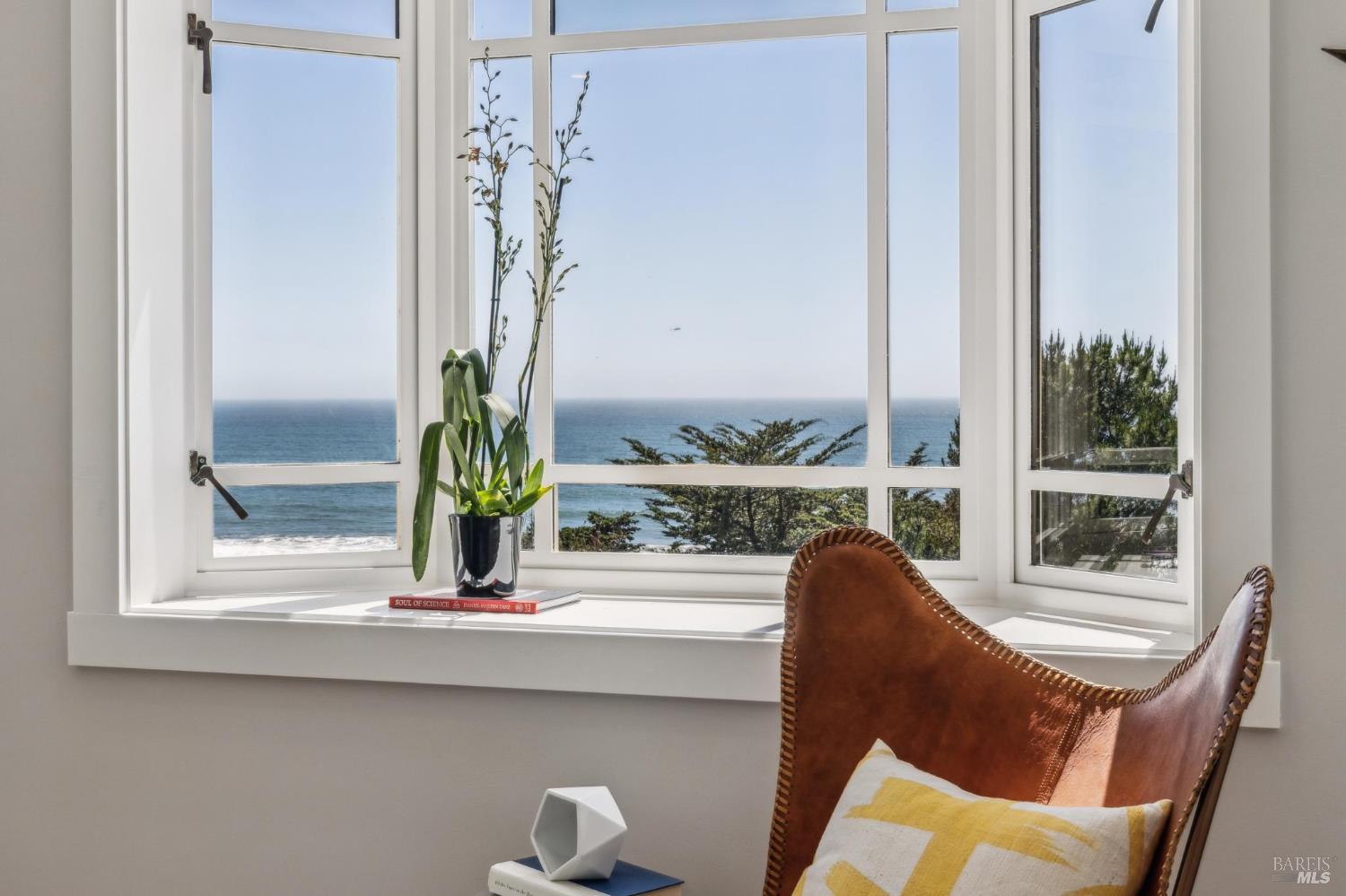 Detail Gallery Image 37 of 76 For 3275 Shoreline Hwy, Stinson Beach,  CA 94970 - 5 Beds | 4 Baths
