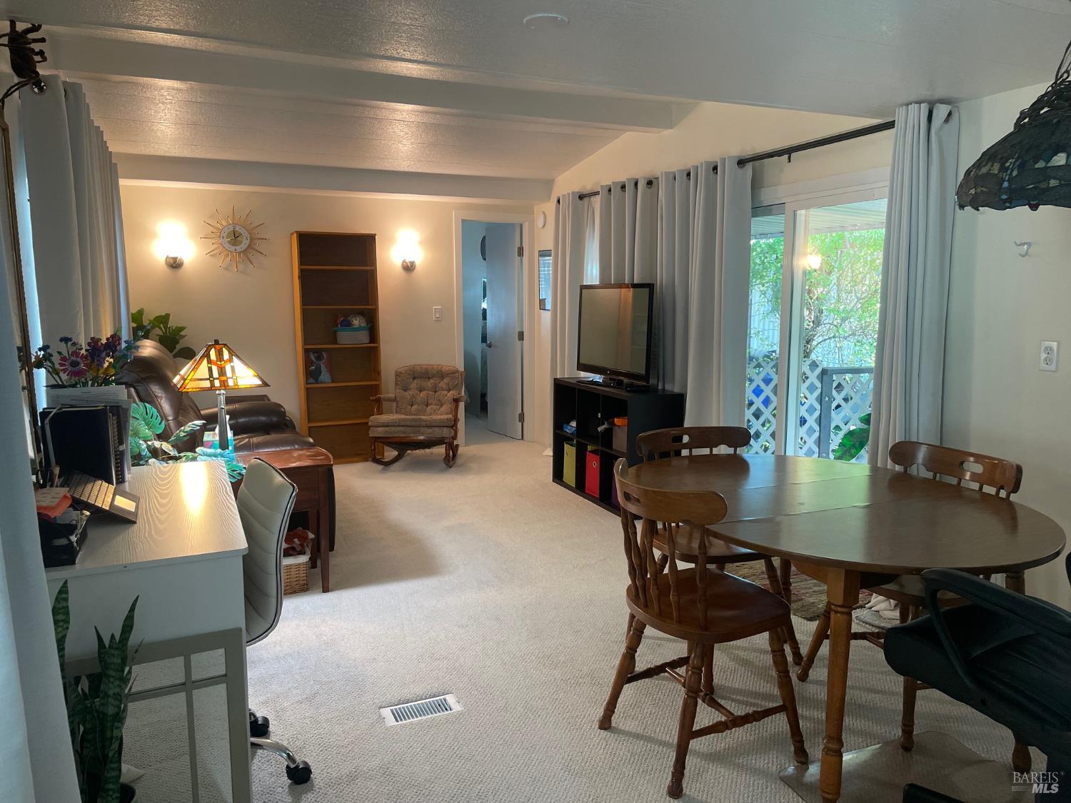 Detail Gallery Image 2 of 25 For 700 E Gobbi St 18, Ukiah,  CA 95482 - 2 Beds | 2 Baths