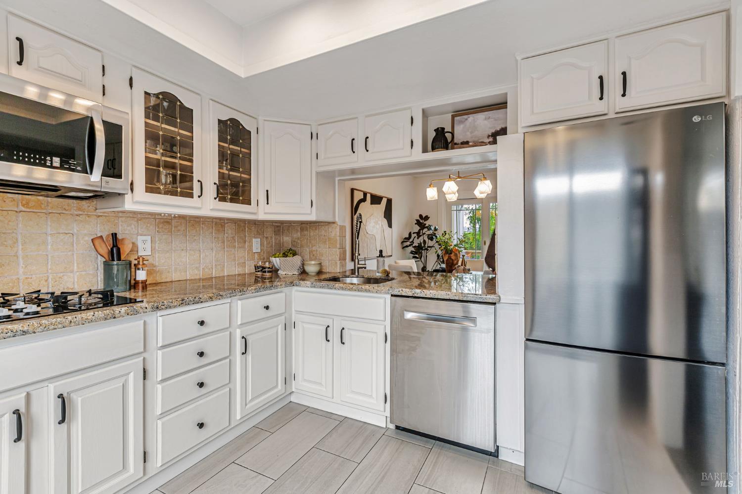 Detail Gallery Image 13 of 45 For 3 Frost Ct, Mill Valley,  CA 94941 - 3 Beds | 2/1 Baths