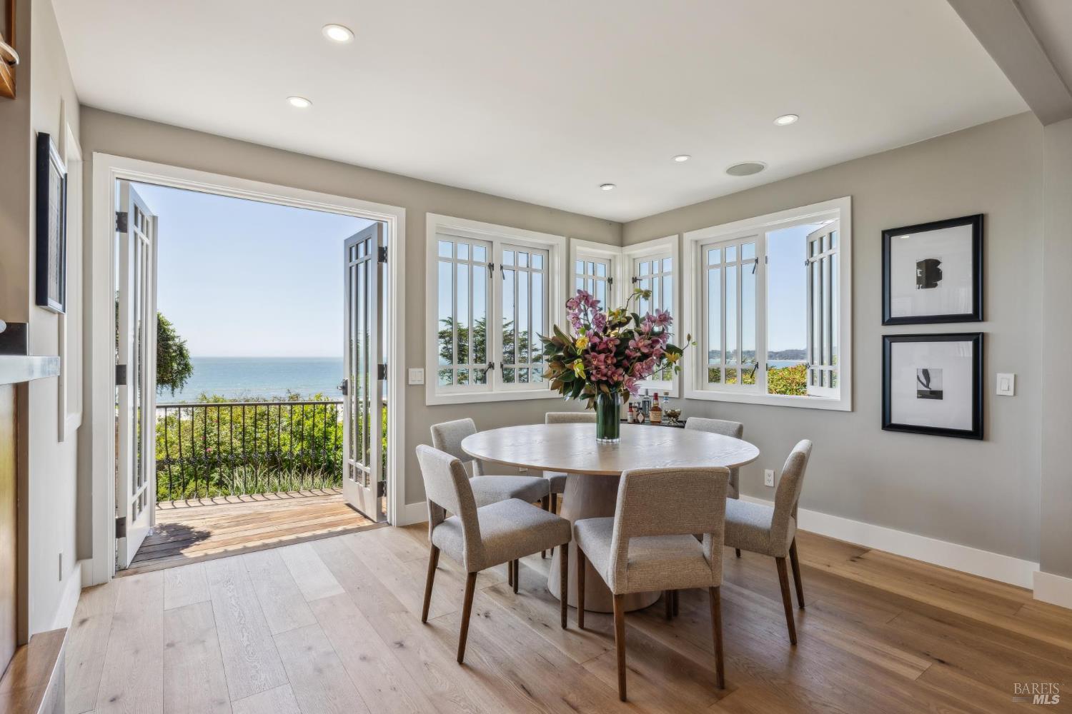 Detail Gallery Image 20 of 76 For 3275 Shoreline Hwy, Stinson Beach,  CA 94970 - 5 Beds | 4 Baths