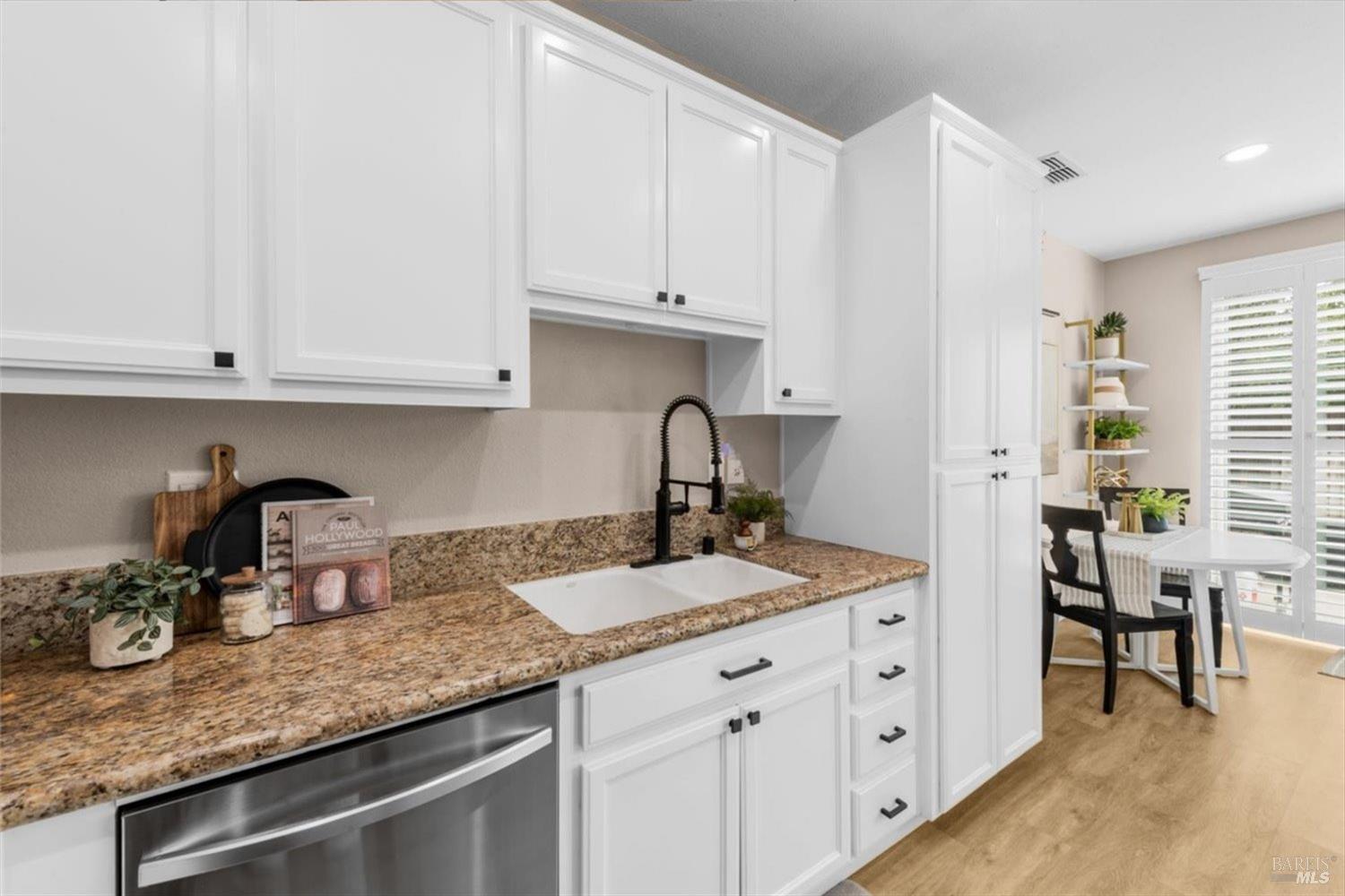 Detail Gallery Image 21 of 72 For 325 Gabiano Ct, Vacaville,  CA 95687 - 3 Beds | 2/1 Baths