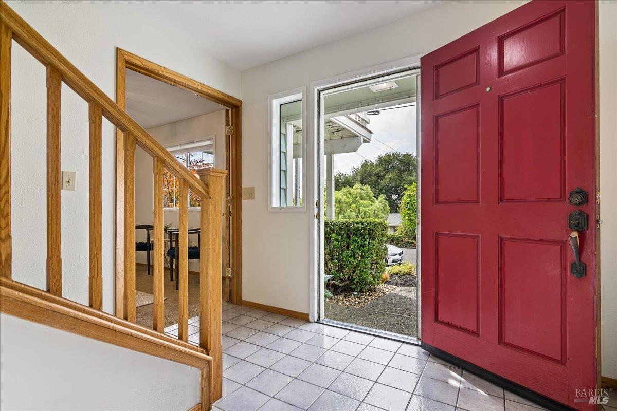 Detail Gallery Image 4 of 44 For 375 E O St, Benicia,  CA 94510 - 3 Beds | 2 Baths