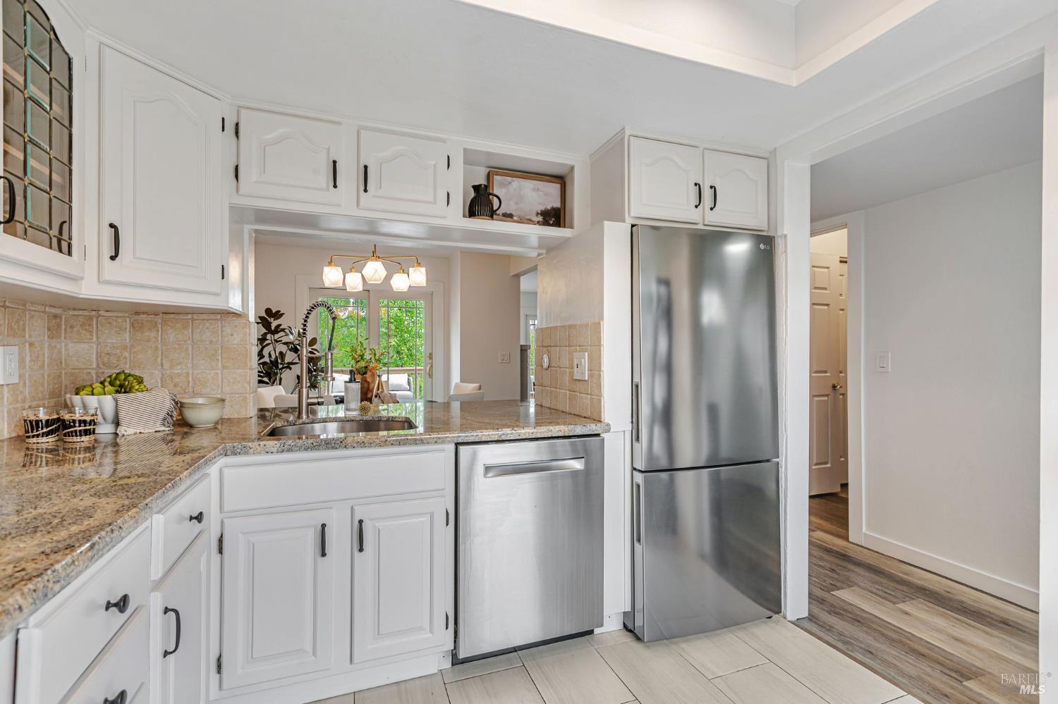 Detail Gallery Image 16 of 45 For 3 Frost Ct, Mill Valley,  CA 94941 - 3 Beds | 2/1 Baths