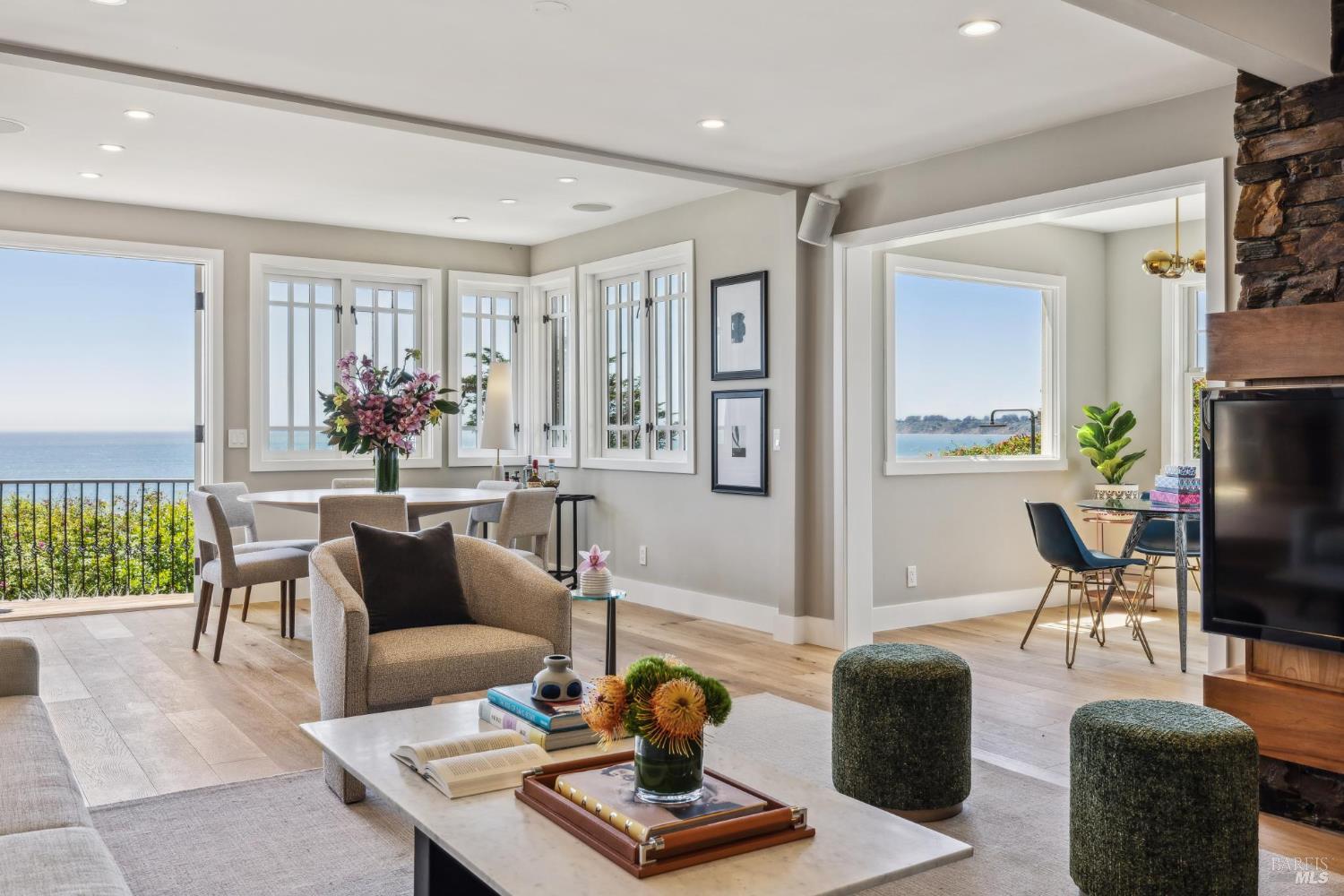 Detail Gallery Image 7 of 76 For 3275 Shoreline Hwy, Stinson Beach,  CA 94970 - 5 Beds | 4 Baths