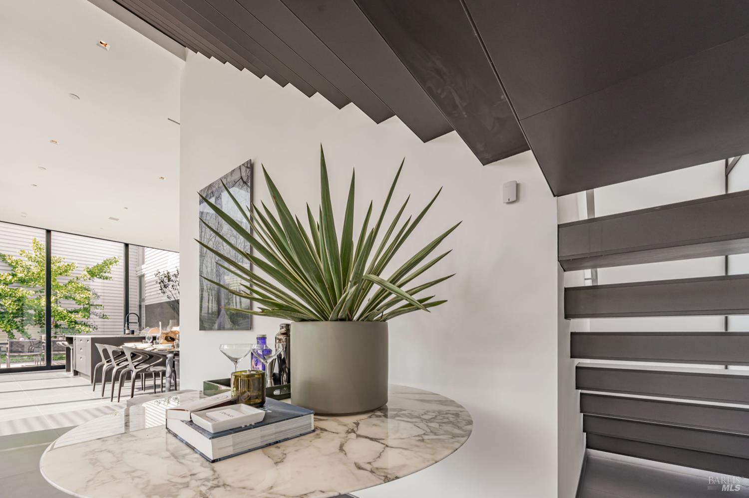 Detail Gallery Image 12 of 31 For 212 Tucker St, Healdsburg,  CA 95448 - 3 Beds | 2/1 Baths