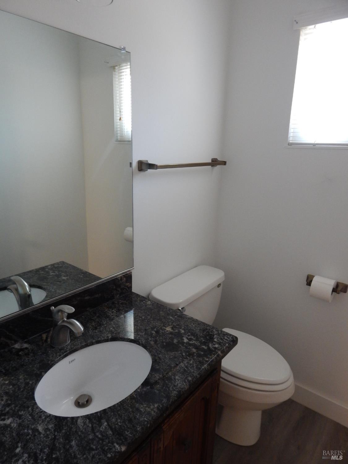 Detail Gallery Image 32 of 55 For 400 Seville Pl, Vacaville,  CA 95688 - 4 Beds | 2/1 Baths