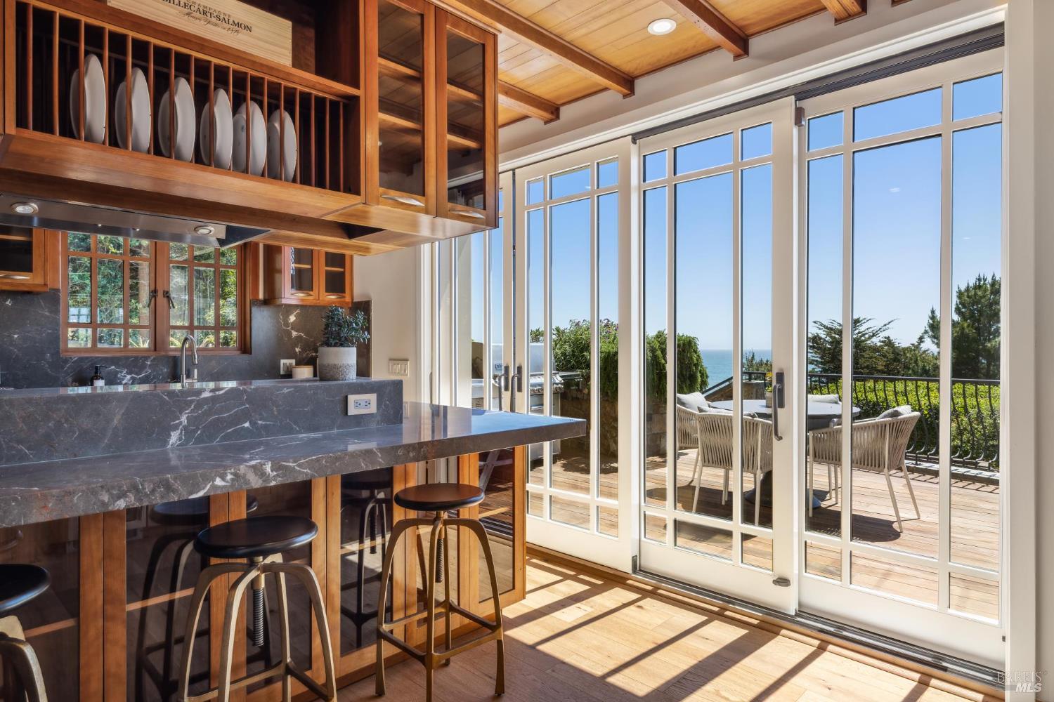 Detail Gallery Image 18 of 76 For 3275 Shoreline Hwy, Stinson Beach,  CA 94970 - 5 Beds | 4 Baths