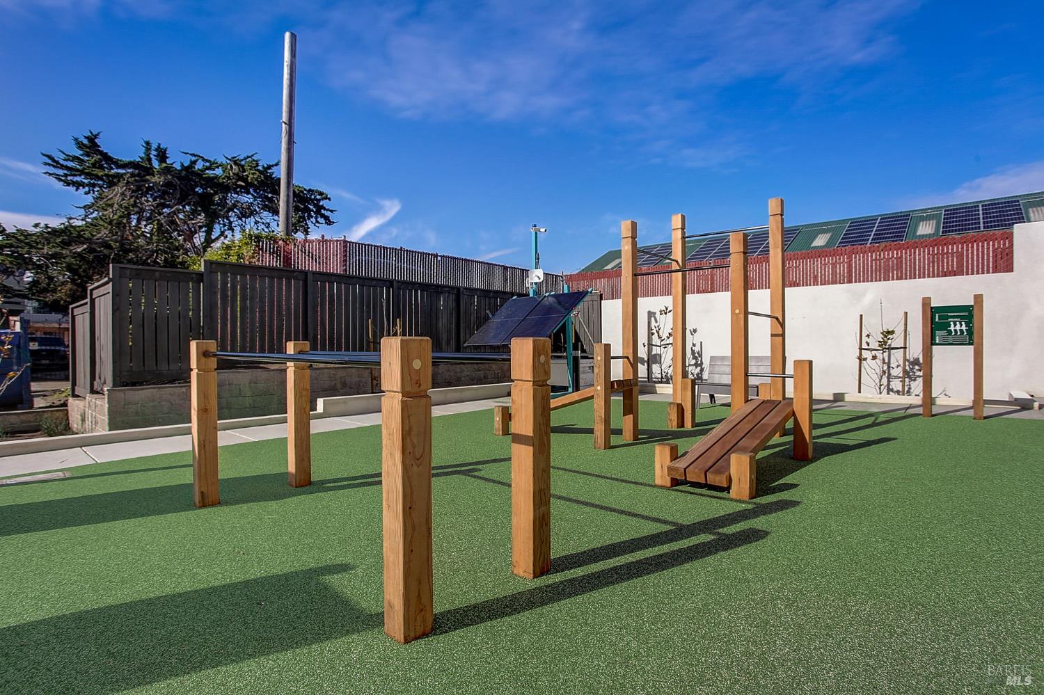 Detail Gallery Image 9 of 10 For 5178 Blossom Cir, Richmond,  CA 94804 - 4 Beds | 4 Baths