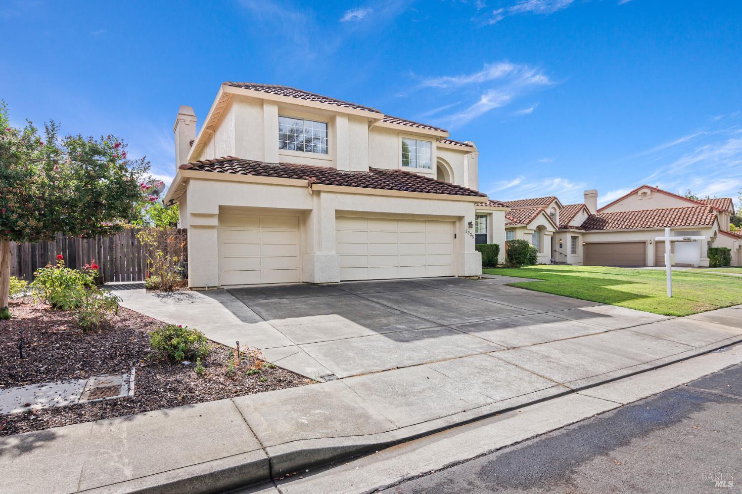 Detail Gallery Image 2 of 53 For 3235 Hilton Head Dr, Fairfield,  CA 94534 - 3 Beds | 2/1 Baths