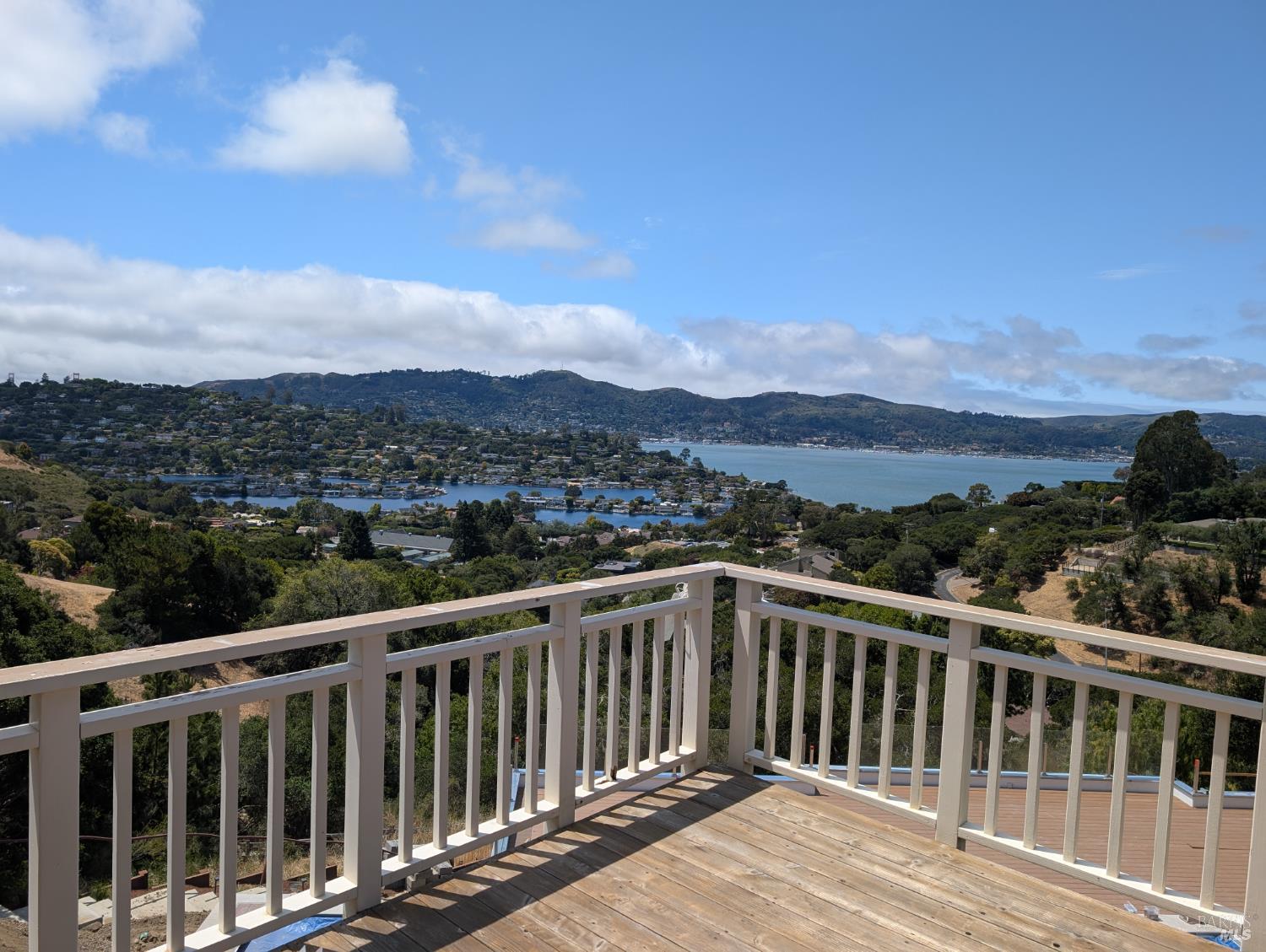 Detail Gallery Image 26 of 31 For 45 Meadow Hill Dr, Tiburon,  CA 94920 - 5 Beds | 4 Baths